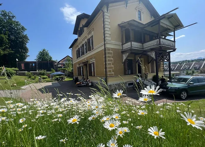 Historische Villa Zentrum Velden by Kunte *